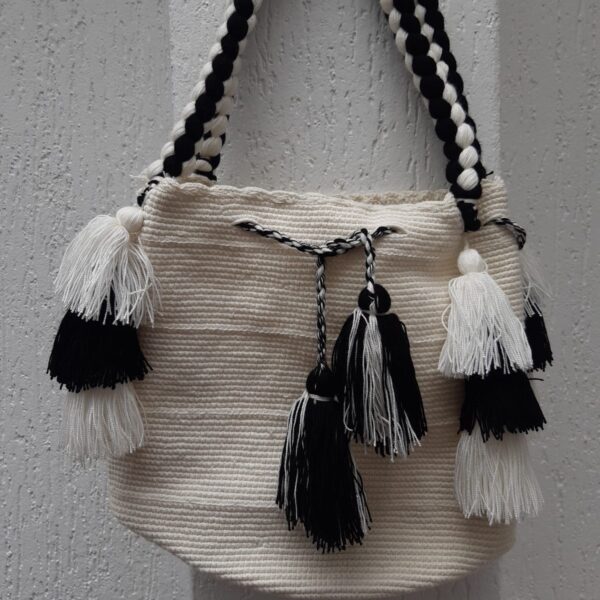 Mochila Wayúu de Mano Grande - Imagen 2